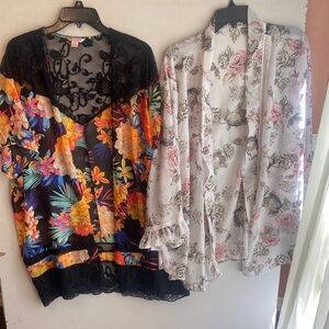 Candie's Black and White Floral Shrugs kimono